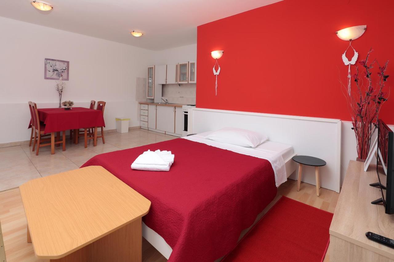 Apartments Lola نوفاليا المظهر الخارجي الصورة