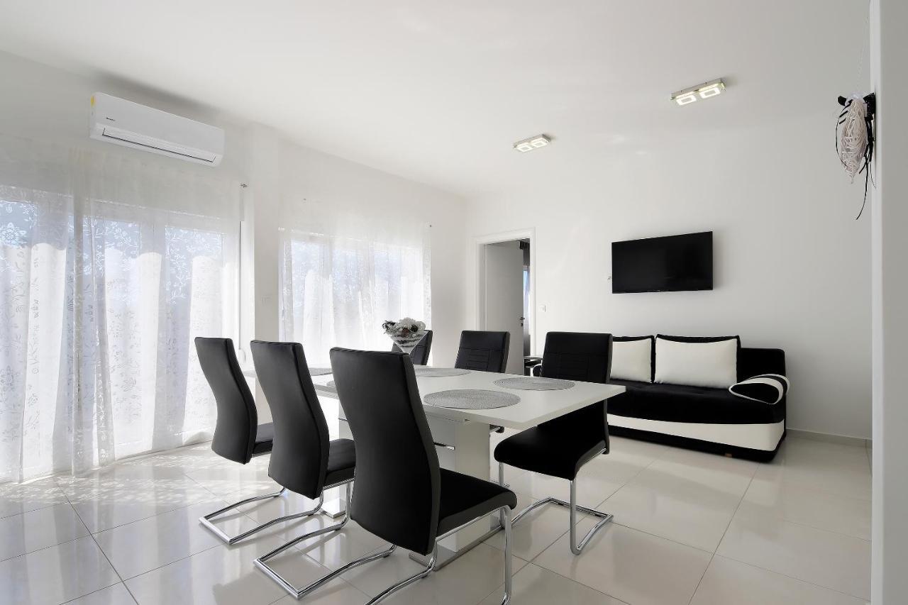 Apartments Lola نوفاليا المظهر الخارجي الصورة
