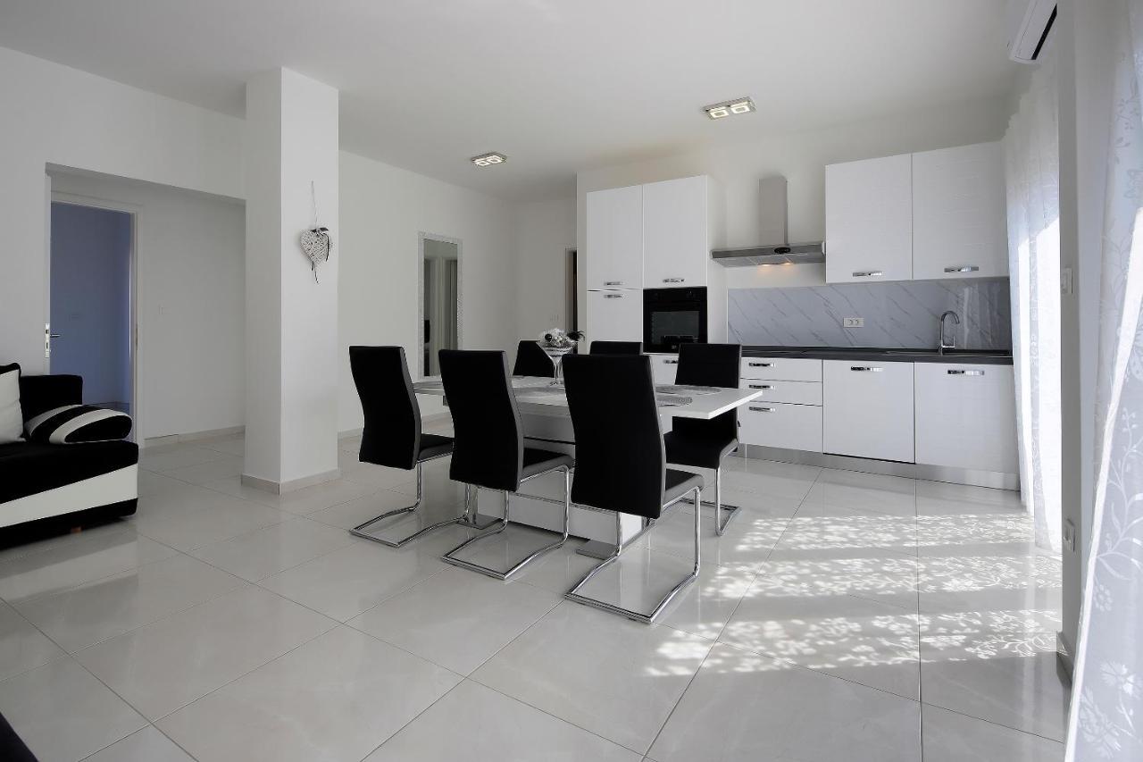 Apartments Lola نوفاليا المظهر الخارجي الصورة