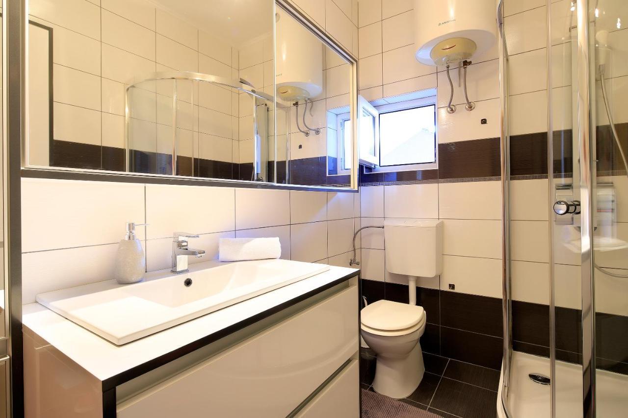 Apartments Lola نوفاليا المظهر الخارجي الصورة