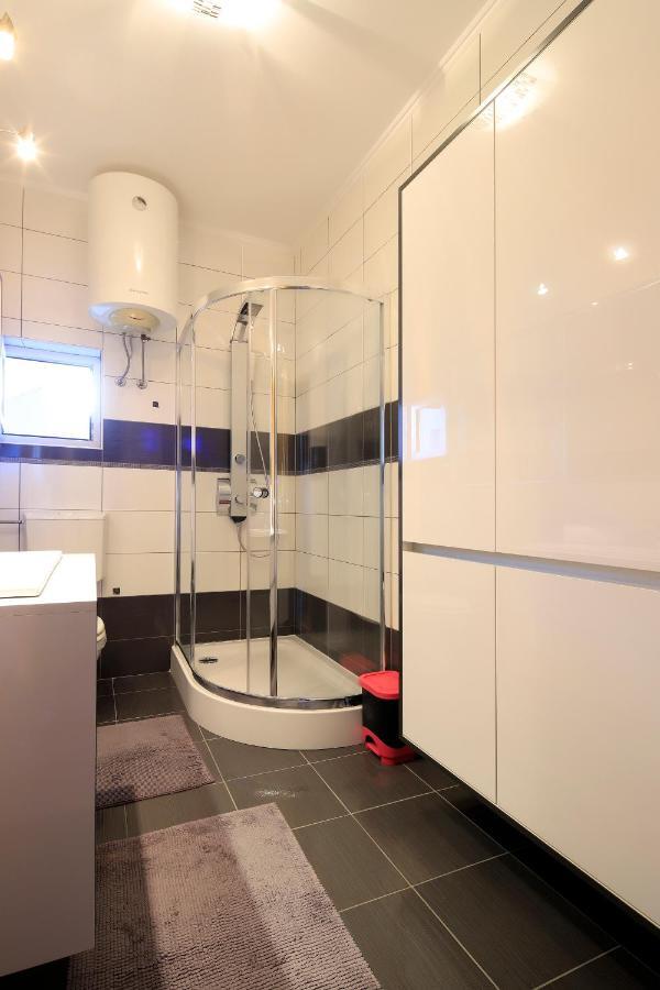 Apartments Lola نوفاليا المظهر الخارجي الصورة